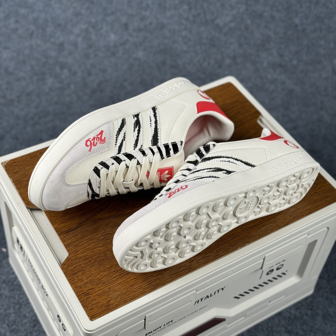 Adidas Handball Spezial Sanba 马年限定 JJ2601 阿迪达斯经典款 桑巴德训 复古休闲板鞋-Top High Quatity Cheap Sneakers Fashion Clothing Clothes Bags handbags Shoes of all Brand wholesale With The best Quality And Beautiful Price from China Factory Chinese suppliers wholesaler seller Adidas Handball Spezial Sanba 马年限定 JJ2601 阿迪达斯经典款 桑巴德训 复古休闲板鞋