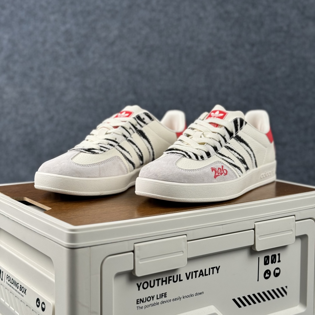 Adidas Handball Spezial Sanba 马年限定 JJ2601 阿迪达斯经典款 桑巴德训 复古休闲板鞋-Top High Quatity Cheap Sneakers Fashion Clothing Clothes Bags handbags Shoes of all Brand wholesale With The best Quality And Beautiful Price from China Factory Chinese suppliers wholesaler seller Adidas Handball Spezial Sanba 马年限定 JJ2601 阿迪达斯经典款 桑巴德训 复古休闲板鞋