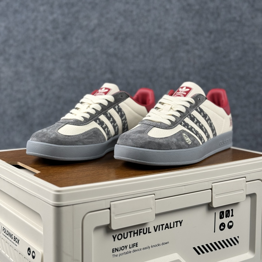 Adidas Handball Spezial Sanba 马年限定 ZH2603 阿迪达斯经典款 桑巴德训 复古休闲板鞋-Top High Quatity Cheap Sneakers Fashion Clothing Clothes Bags handbags Shoes of all Brand wholesale With The best Quality And Beautiful Price from China Factory Chinese suppliers wholesaler seller Adidas Handball Spezial Sanba 马年限定 ZH2603 阿迪达斯经典款 桑巴德训 复古休闲板鞋