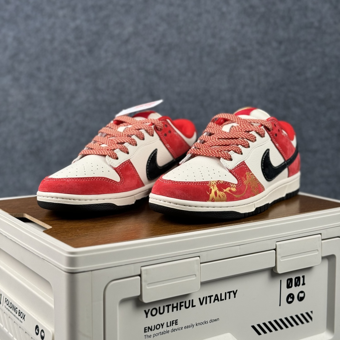 280 Nike Dunk Low Retro 马年限定 周年高端定制 低帮休闲板鞋 CX5050-Y75-Chinese UA Cheap High Quatity Brand Clothes Bags handbags Sneakers wholesale wholesaler seller from China Factory suppliers Fashion Clothing Shoes best Quality Beautiful Price 280 Nike Dunk Low Retro 马年限定 周年高端定制 低帮休闲板鞋 CX5050-Y75