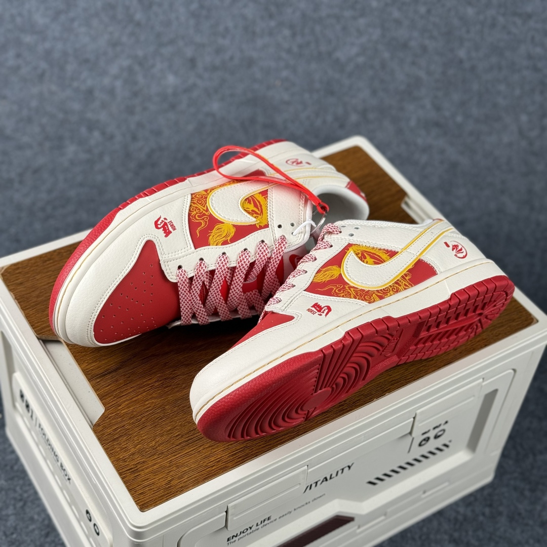 Nike Dunk Low Retro 马年限定 周年高端定制 低帮休闲板鞋 FF9989-022-High Quatity Cheap Brand wholesale wholesaler seller Clothes Bags handbags Sneakers Top Fashion Clothing Shoes from China Factory Chinese suppliers best Quality Beautiful Price Nike Dunk Low Retro 马年限定 周年高端定制 低帮休闲板鞋 FF9989-022