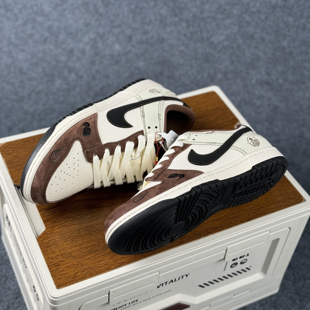Nike Dunk Low Retro 马年限定 周年高端定制 低帮休闲板鞋 HG0026-013-Top High Quatity Cheap Sneakers Fashion Clothing Clothes Bags handbags Shoes of all Brand wholesale With The best Quality And Beautiful Price from China Factory Chinese suppliers wholesaler seller Nike Dunk Low Retro 马年限定 周年高端定制 低帮休闲板鞋 HG0026-013