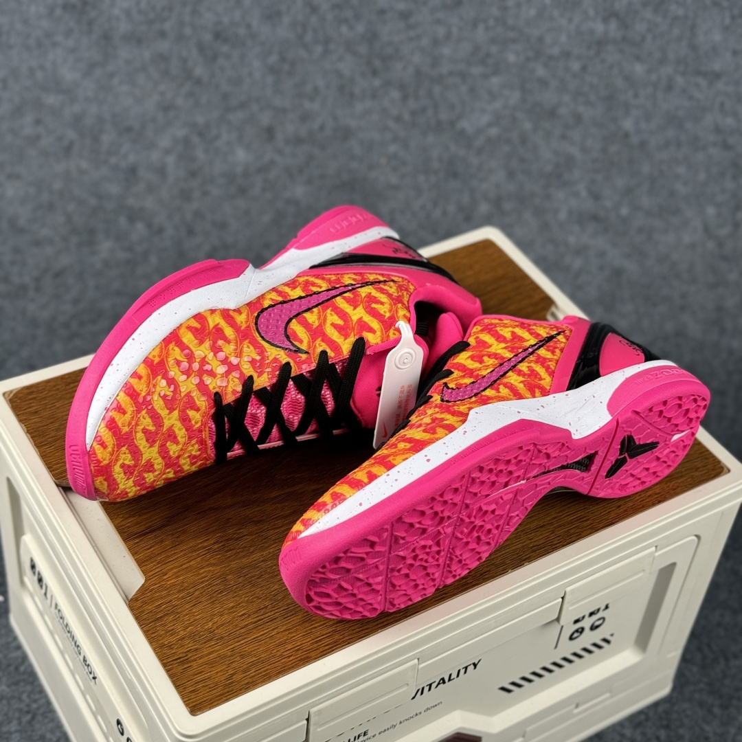 360 焰红马年 Kobe 6 Protro 锋芒绽放 玫红与明黄交织的焰纹铺满鞋身 CW2190-046-Chinese UA Cheap High Quatity Brand Clothes Bags handbags Sneakers wholesale wholesaler seller from China Factory suppliers Fashion Clothing Shoes best Quality Beautiful Price 360 焰红马年 Kobe 6 Protro 锋芒绽放 玫红与明黄交织的焰纹铺满鞋身 CW2190-046