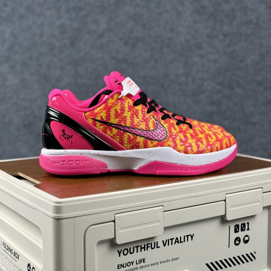 360 焰红马年 Kobe 6 Protro 锋芒绽放 玫红与明黄交织的焰纹铺满鞋身 CW2190-046-Chinese UA Cheap High Quatity Brand Clothes Bags handbags Sneakers wholesale wholesaler seller from China Factory suppliers Fashion Clothing Shoes best Quality Beautiful Price 360 焰红马年 Kobe 6 Protro 锋芒绽放 玫红与明黄交织的焰纹铺满鞋身 CW2190-046