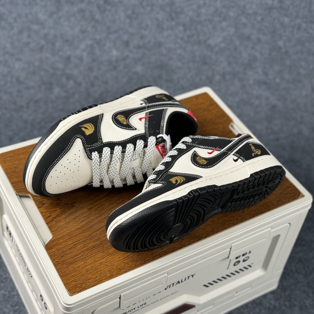 Nike Dunk Low Retro 马年限定 周年高端定制 低帮休闲板鞋 CX5050-Y77-Top High Quatity Cheap Sneakers Fashion Clothing Clothes Bags handbags Shoes of all Brand wholesale With The best Quality And Beautiful Price from China Factory Chinese suppliers wholesaler seller Nike Dunk Low Retro 马年限定 周年高端定制 低帮休闲板鞋 CX5050-Y77