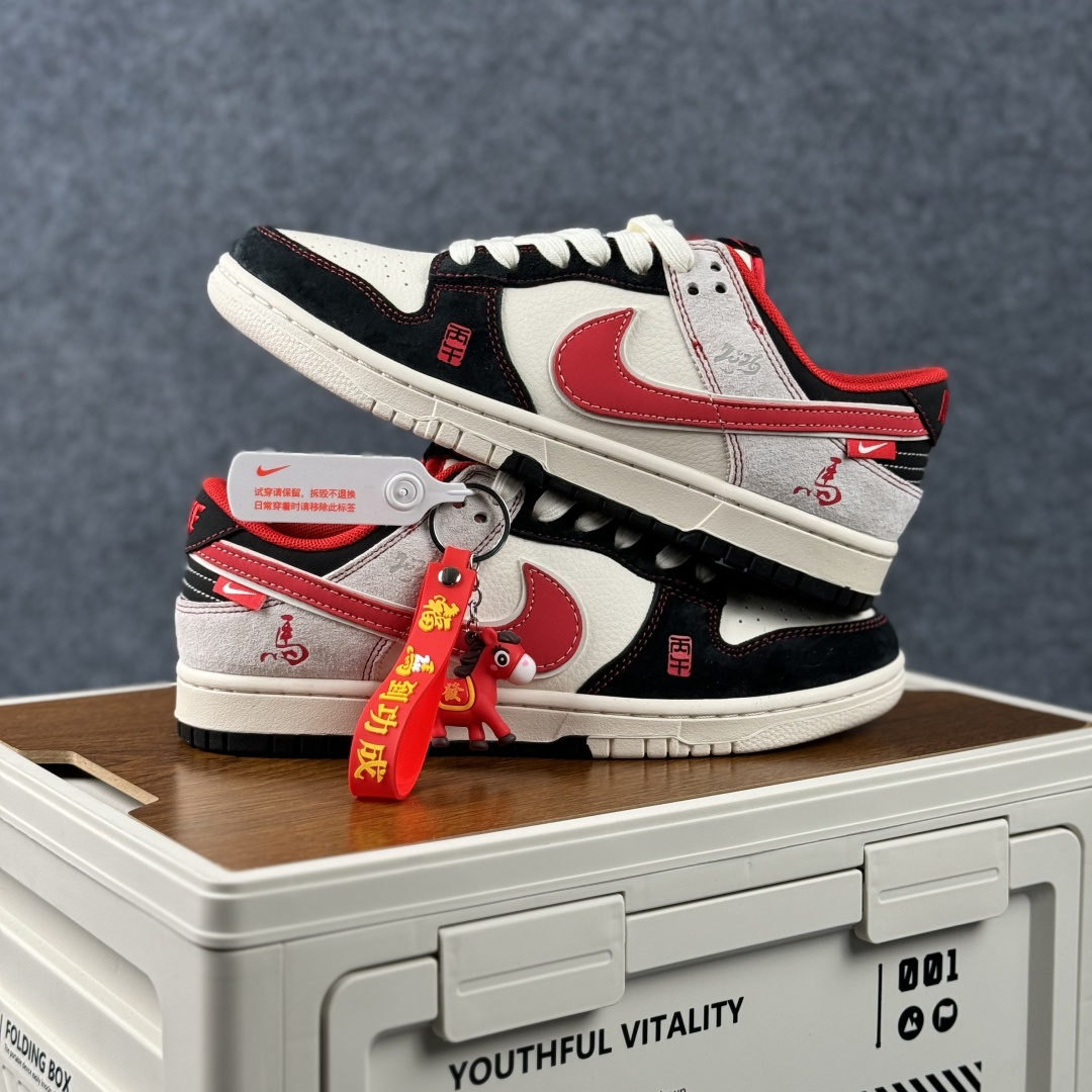 Nike Dunk Low Retro 马年限定 周年高端定制 低帮休闲板鞋 CX5050-Y78-Top High Quatity Cheap Sneakers Fashion Clothing Clothes Bags handbags Shoes of all Brand wholesale With The best Quality And Beautiful Price from China Factory Chinese suppliers wholesaler seller Nike Dunk Low Retro 马年限定 周年高端定制 低帮休闲板鞋 CX5050-Y78