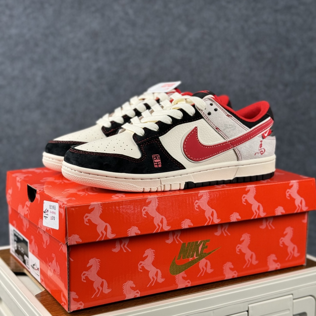 Nike Dunk Low Retro 马年限定 周年高端定制 低帮休闲板鞋 CX5050-Y78-Top High Quatity Cheap Sneakers Fashion Clothing Clothes Bags handbags Shoes of all Brand wholesale With The best Quality And Beautiful Price from China Factory Chinese suppliers wholesaler seller Nike Dunk Low Retro 马年限定 周年高端定制 低帮休闲板鞋 CX5050-Y78