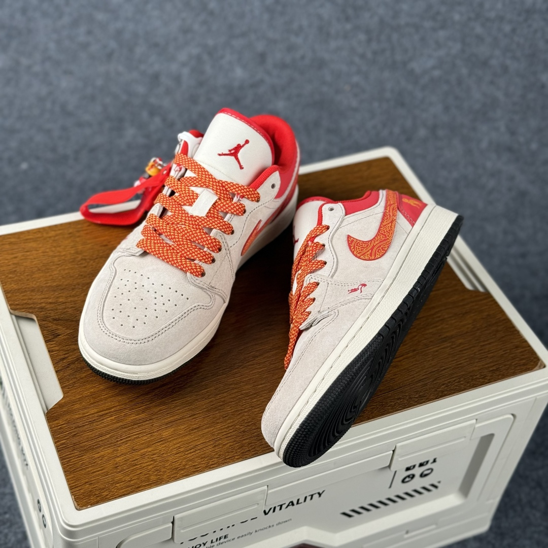 Air Jordan 1 Low AJ1 乔1 马年限定 高端定制 低帮复古篮球鞋 XT6998-170-Top High Quatity Cheap Sneakers Fashion Clothing Clothes Bags handbags Shoes of all Brand wholesale With The best Quality And Beautiful Price from China Factory Chinese suppliers wholesaler seller Air Jordan 1 Low AJ1 乔1 马年限定 高端定制 低帮复古篮球鞋 XT6998-170