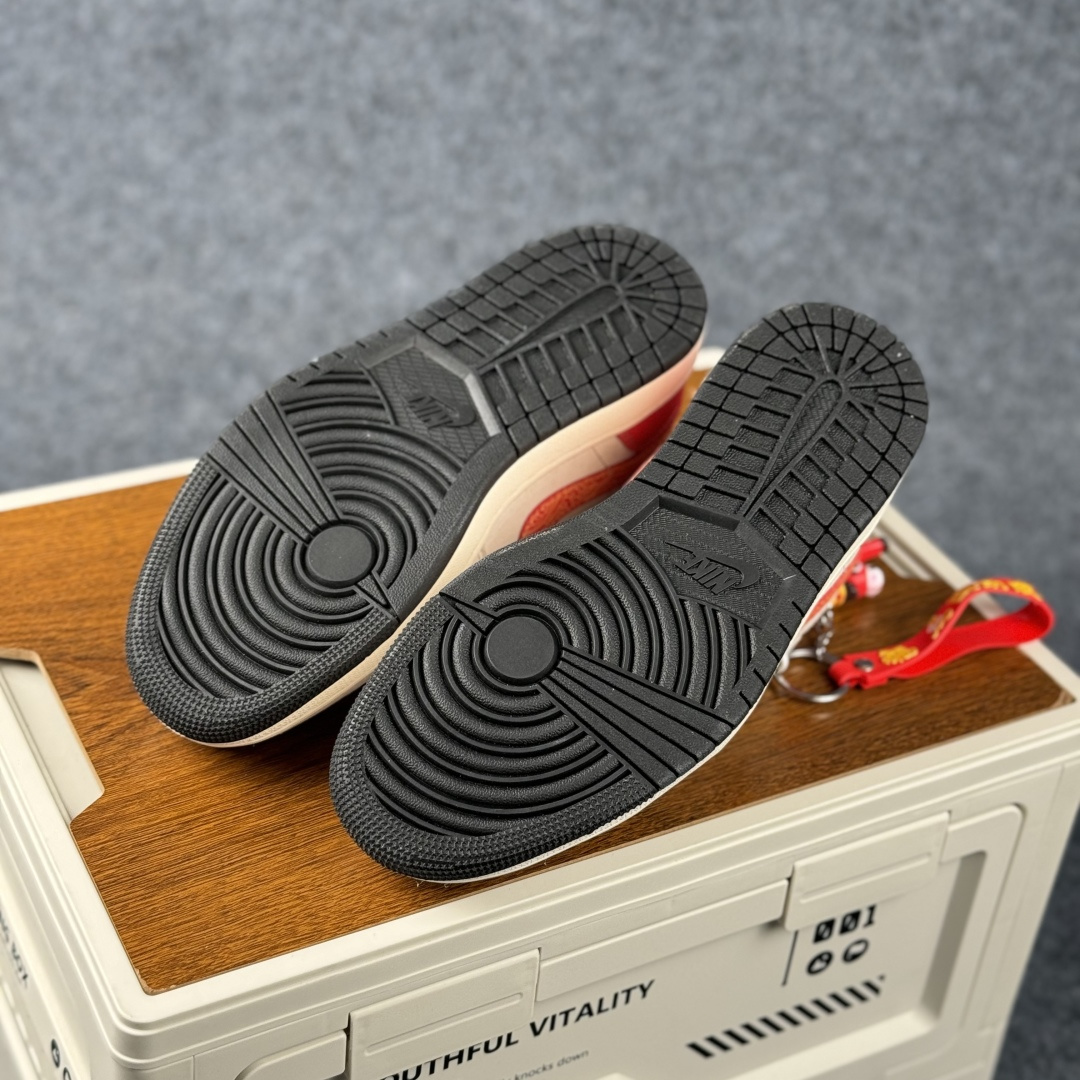 Air Jordan 1 Low AJ1 乔1 马年限定 高端定制 低帮复古篮球鞋 XT6998-170-Top High Quatity Cheap Sneakers Fashion Clothing Clothes Bags handbags Shoes of all Brand wholesale With The best Quality And Beautiful Price from China Factory Chinese suppliers wholesaler seller Air Jordan 1 Low AJ1 乔1 马年限定 高端定制 低帮复古篮球鞋 XT6998-170