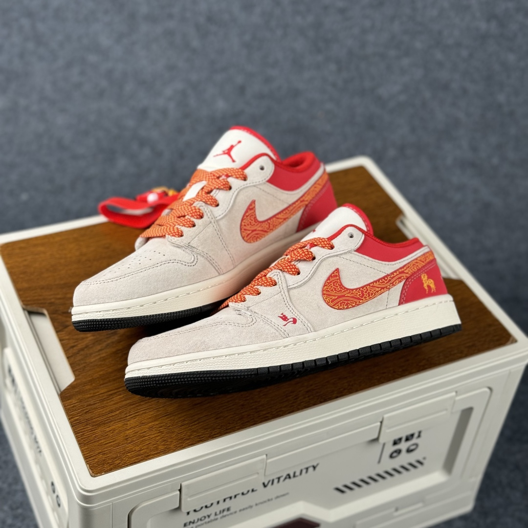 Air Jordan 1 Low AJ1 乔1 马年限定 高端定制 低帮复古篮球鞋 XT6998-170-Top High Quatity Cheap Sneakers Fashion Clothing Clothes Bags handbags Shoes of all Brand wholesale With The best Quality And Beautiful Price from China Factory Chinese suppliers wholesaler seller Air Jordan 1 Low AJ1 乔1 马年限定 高端定制 低帮复古篮球鞋 XT6998-170