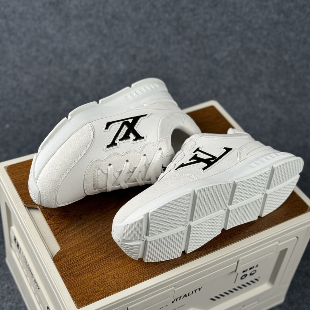 400 Louis Vuitton Classic 2025秋天系列 路易威登LV 低帮 白黑色 圆头系带低邦经典走秀休闲鞋-Chinese UA Cheap High Quatity Brand Clothes Bags handbags Sneakers wholesale wholesaler seller from China Factory suppliers Fashion Clothing Shoes best Quality Beautiful Price 400 Louis Vuitton Classic 2025秋天系列 路易威登LV 低帮 白黑色 圆头系带低邦经典走秀休闲鞋