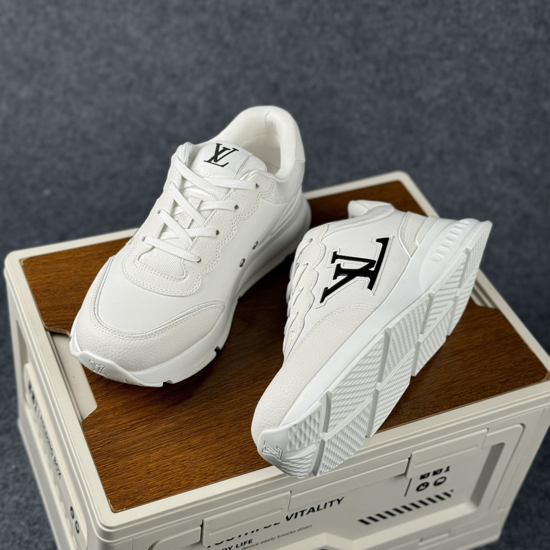 400 Louis Vuitton Classic 2025秋天系列 路易威登LV 低帮 白黑色 圆头系带低邦经典走秀休闲鞋-Chinese UA Cheap High Quatity Brand Clothes Bags handbags Sneakers wholesale wholesaler seller from China Factory suppliers Fashion Clothing Shoes best Quality Beautiful Price 400 Louis Vuitton Classic 2025秋天系列 路易威登LV 低帮 白黑色 圆头系带低邦经典走秀休闲鞋