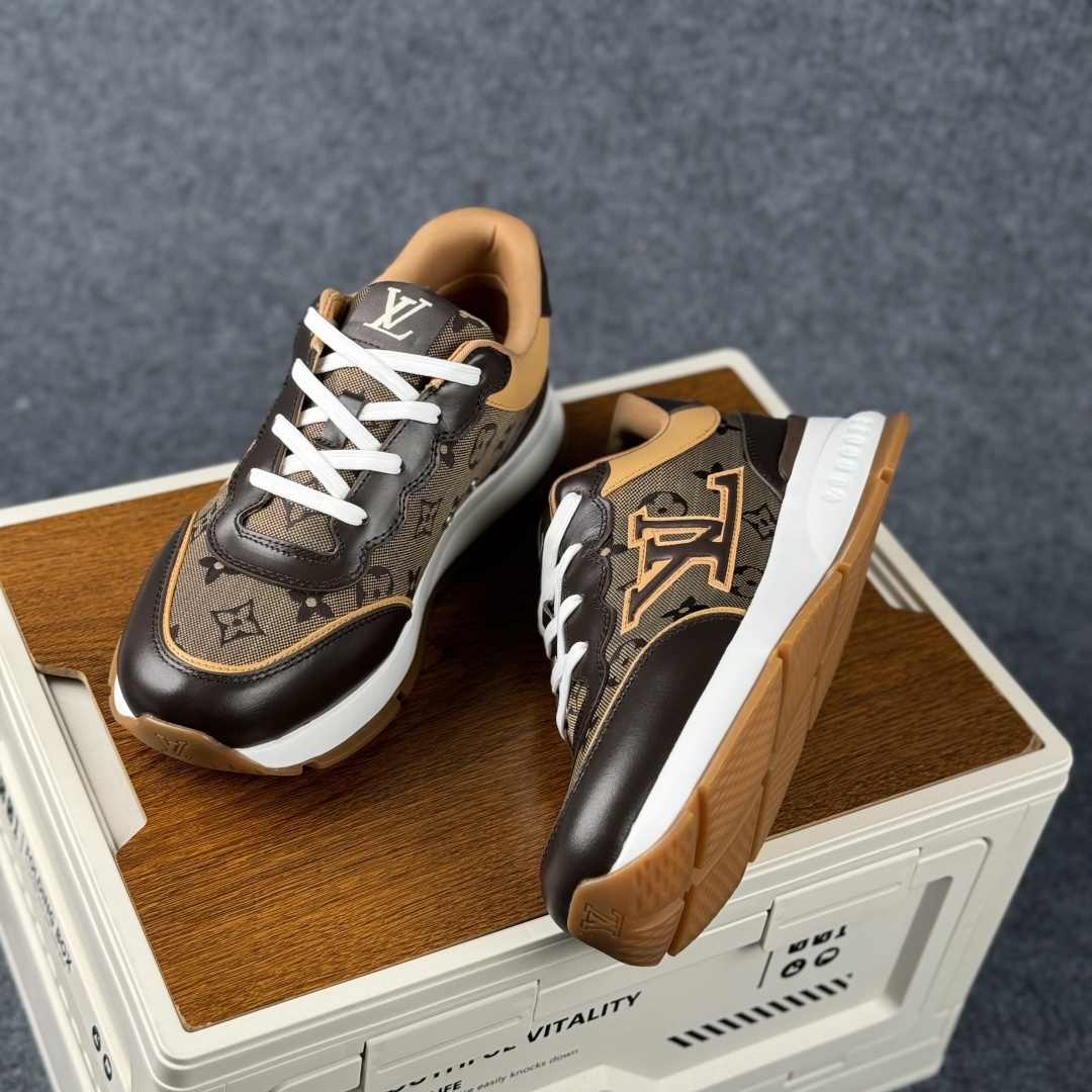 Louis Vuitton Classic 2025秋天系列 路易威登LV 低帮 圆头系带低邦经典走秀休闲鞋