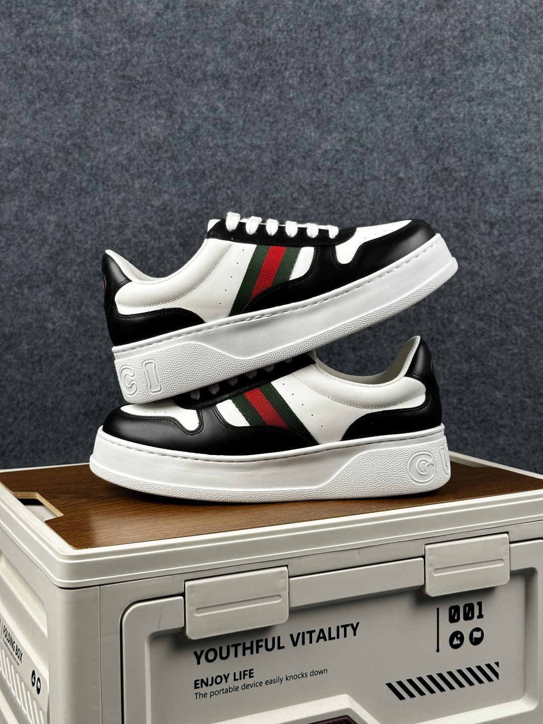 GUCCI古驰 Chunky 二代饼干鞋 35-45 情侣款 2026早春新款 848307 AAE0H 1097-Top High Quatity Cheap Sneakers Fashion Clothing Clothes Bags handbags Shoes of all Brand wholesale With The best Quality And Beautiful Price from China Factory Chinese suppliers wholesaler seller GUCCI古驰 Chunky 二代饼干鞋 35-45 情侣款 2026早春新款 848307 AAE0H 1097