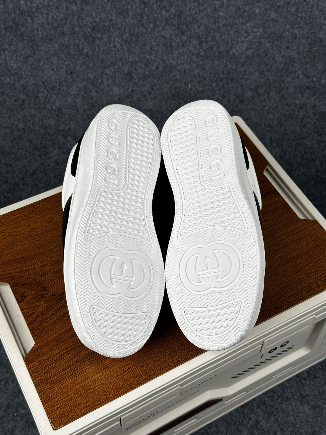 GUCCI古驰 Chunky 二代饼干鞋 35-45 情侣款 2026早春新款 848307 AAE0H 1097-Top High Quatity Cheap Sneakers Fashion Clothing Clothes Bags handbags Shoes of all Brand wholesale With The best Quality And Beautiful Price from China Factory Chinese suppliers wholesaler seller GUCCI古驰 Chunky 二代饼干鞋 35-45 情侣款 2026早春新款 848307 AAE0H 1097