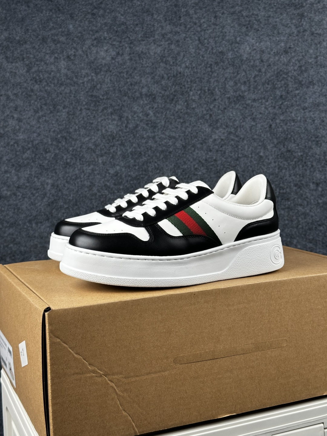 GUCCI古驰 Chunky 二代饼干鞋 848307 UPG40 9064-Top High Quatity Cheap Sneakers Fashion Clothing Clothes Bags handbags Shoes of all Brand wholesale With The best Quality And Beautiful Price from China Factory Chinese suppliers wholesaler seller GUCCI古驰 Chunky 二代饼干鞋 848307 UPG40 9064