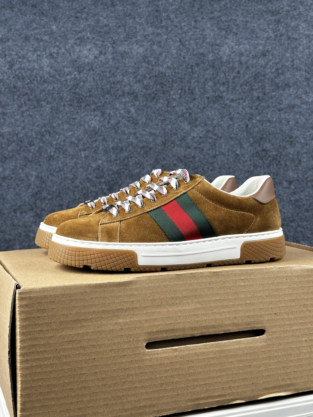 Gucci ACE Screener 珐琅 复古老爹 尺码39-45 古驰男士厚底板鞋 849836 AAFS3 2154-Top High Quatity Cheap Sneakers Fashion Clothing Clothes Bags handbags Shoes of all Brand wholesale With The best Quality And Beautiful Price from China Factory Chinese suppliers wholesaler seller Gucci ACE Screener 珐琅 复古老爹 尺码39-45 古驰男士厚底板鞋 849836 AAFS3 2154