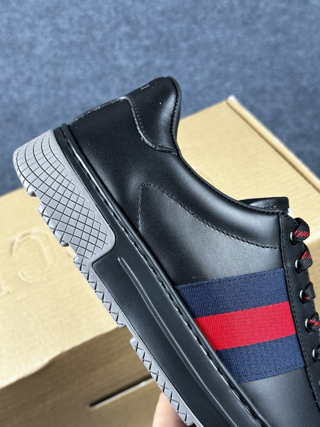Gucci ACE Screener 珐琅 复古老爹 尺码39-45 古驰男士厚底板鞋 849836 AAFN3 1076-Top High Quatity Cheap Sneakers Fashion Clothing Clothes Bags handbags Shoes of all Brand wholesale With The best Quality And Beautiful Price from China Factory Chinese suppliers wholesaler seller Gucci ACE Screener 珐琅 复古老爹 尺码39-45 古驰男士厚底板鞋 849836 AAFN3 1076