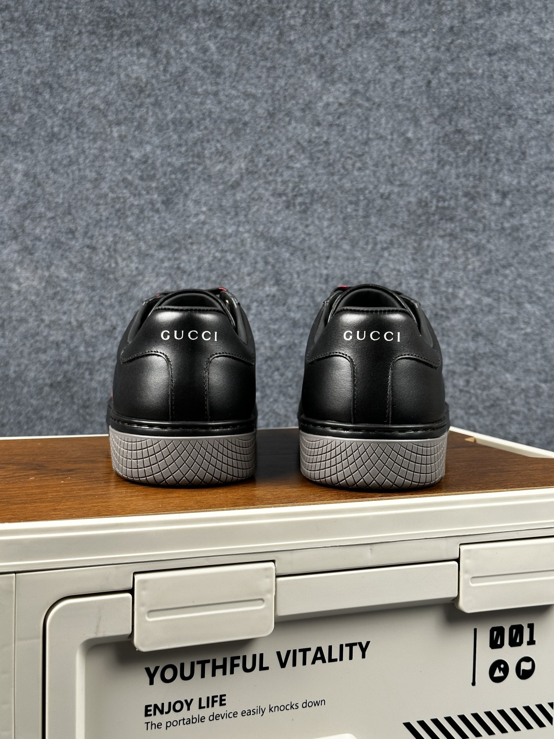 Gucci ACE Screener 珐琅 复古老爹 尺码39-45 古驰男士厚底板鞋 849836 AAFN3 1076-Top High Quatity Cheap Sneakers Fashion Clothing Clothes Bags handbags Shoes of all Brand wholesale With The best Quality And Beautiful Price from China Factory Chinese suppliers wholesaler seller Gucci ACE Screener 珐琅 复古老爹 尺码39-45 古驰男士厚底板鞋 849836 AAFN3 1076