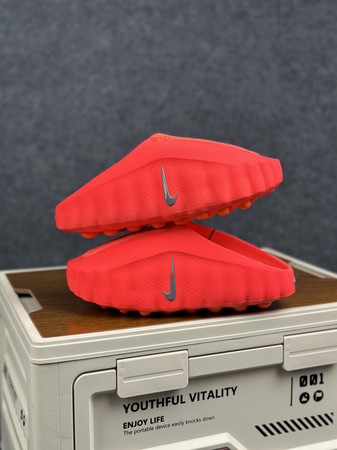 Nike Mind 001 神经科学足底按摩拖鞋 HQ4307-601 深红渐变-Top High Quatity Cheap Sneakers Fashion Clothing Clothes Bags handbags Shoes of all Brand wholesale With The best Quality And Beautiful Price from China Factory Chinese suppliers wholesaler seller Nike Mind 001 神经科学足底按摩拖鞋 HQ4307-601 深红渐变