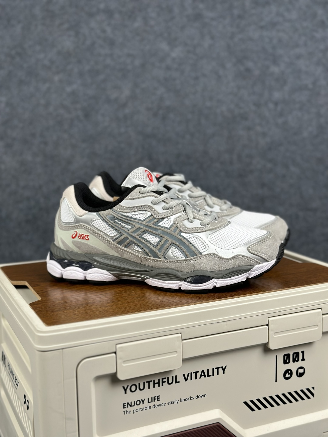 240 Asics Gel-N亚瑟士运动休闲透气专业跑鞋 1201A789-102 男女鞋36-46码 #鞋面采用反绒皮与网布拼接 透气舒适兼具休闲时尚 结合简明的配色 展现品牌的传承及引领复古流行的主题 虎爪造型的LO#鞋身稳定包裹系统 支撑鞋身 经典宽大鞋型配备防偏移设计提升包裹性 穿着舒适鞋面透气孔设计 提供透气性 尺码36 37 37.5 38 39 39.5 40 40.5 41.5 42 42.5 43.5 44 45 46-Chinese UA Cheap High Quatity Brand Clothes Bags handbags Sneakers wholesale wholesaler seller from China Factory suppliers Fashion Clothing Shoes best Quality Beautiful Price 240 Asics Gel-N亚瑟士运动休闲透气专业跑鞋 1201A789-102 男女鞋36-46码 #鞋面采用反绒皮与网布拼接 透气舒适兼具休闲时尚 结合简明的配色 展现品牌的传承及引领复古流行的主题 虎爪造型的LO#鞋身稳定包裹系统 支撑鞋身 经典宽大鞋型配备防偏移设计提升包裹性 穿着舒适鞋面透气孔设计 提供透气性 尺码36 37 37.5 38 39 39.5 40 40.5 41.5 42 42.5 43.5 44 45 46