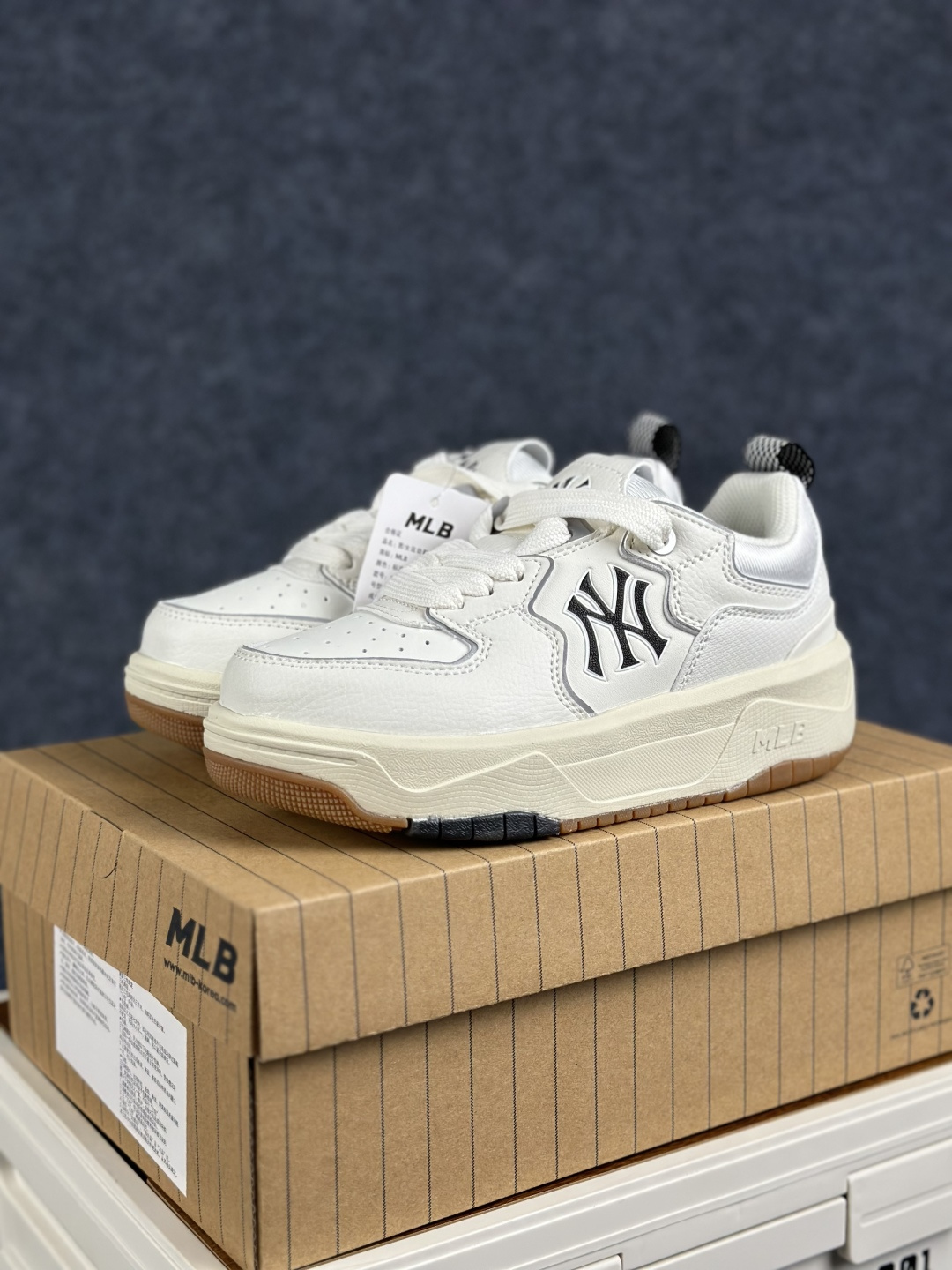 250 实拍如图 所见即所得 谨防混卖 MLB 纽约洋基队 合成革 时尚拼接撞色 立体LO厚底复古 舒适百搭学长鞋 3ASXMO96N-50IVS (GP012)-Chinese UA Cheap High Quatity Brand Clothes Bags handbags Sneakers wholesale wholesaler seller from China Factory suppliers Fashion Clothing Shoes best Quality Beautiful Price 250 实拍如图 所见即所得 谨防混卖 MLB 纽约洋基队 合成革 时尚拼接撞色 立体LO厚底复古 舒适百搭学长鞋 3ASXMO96N-50IVS (GP012)