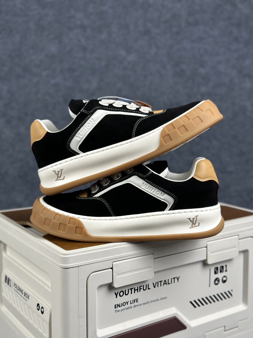 CB版本 390 LOUIS VUITTON 26s新款 Tilted 帆布皮革 圆头系带 低帮 板鞋
