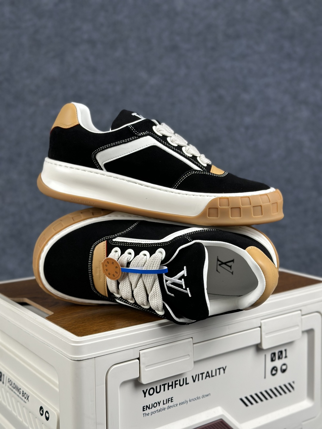 CB版本 390 LOUIS VUITTON 26s新款 Tilted 帆布皮革 圆头系带 低帮 板鞋