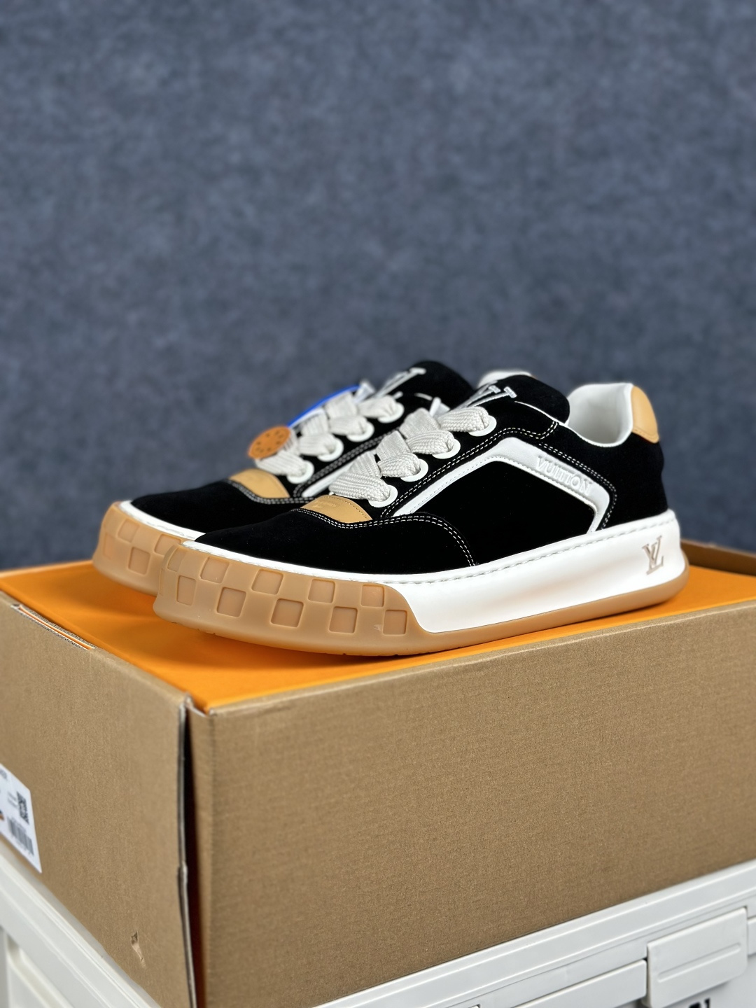 CB版本 390 LOUIS VUITTON 26s新款 Tilted 帆布皮革 圆头系带 低帮 板鞋