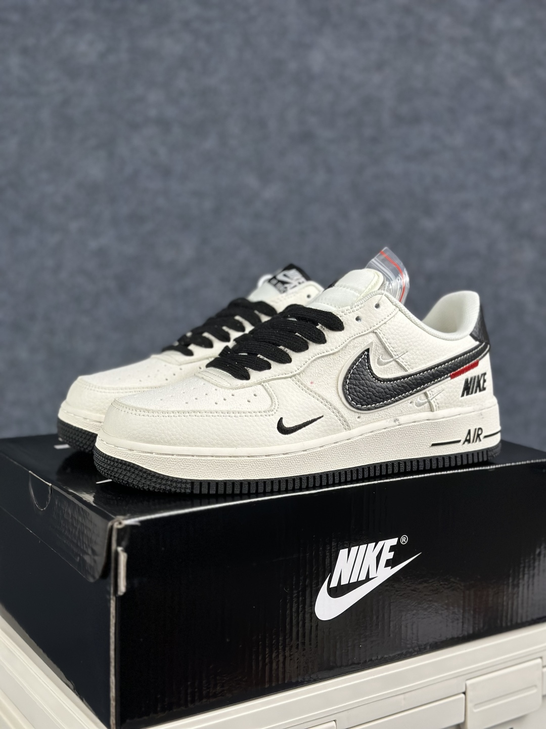310 Nike Air Force 1 Low 耐克 空军一号低帮 DIY定制联名款 DN9688-101-Chinese UA Cheap High Quatity Brand Clothes Bags handbags Sneakers wholesale wholesaler seller from China Factory suppliers Fashion Clothing Shoes best Quality Beautiful Price 310 Nike Air Force 1 Low 耐克 空军一号低帮 DIY定制联名款 DN9688-101