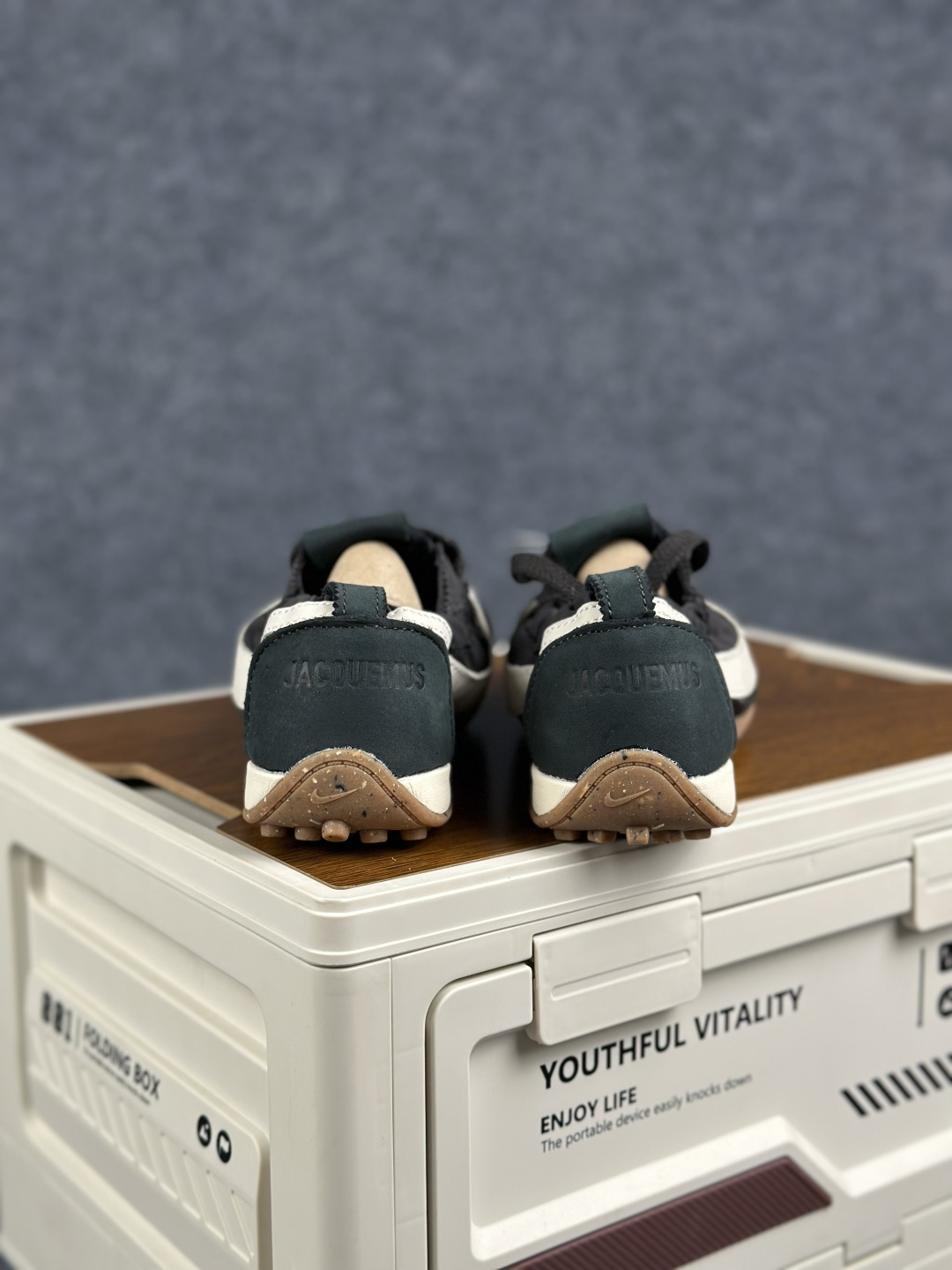 Jacquemus x Nike Moon Shoe SP 网红薄底低帮生活休闲鞋 HV8547-001-Top High Quatity Cheap Sneakers Fashion Clothing Clothes Bags handbags Shoes of all Brand wholesale With The best Quality And Beautiful Price from China Factory Chinese suppliers wholesaler seller Jacquemus x Nike Moon Shoe SP 网红薄底低帮生活休闲鞋 HV8547-001
