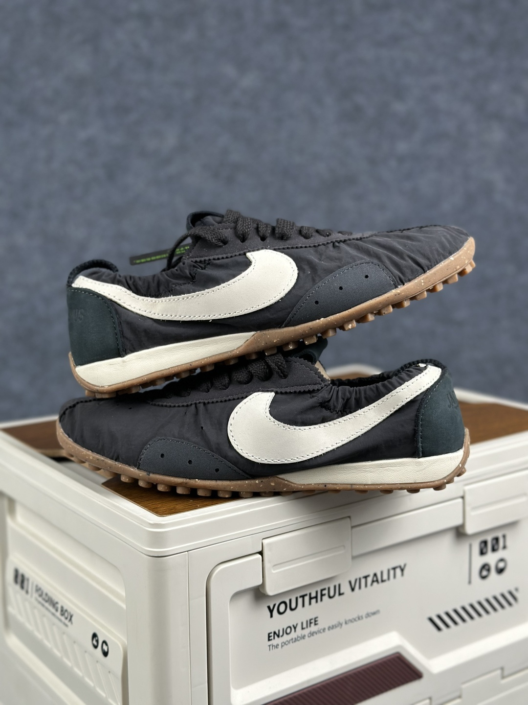 Jacquemus x Nike Moon Shoe SP 网红薄底低帮生活休闲鞋 HV8547-001-Top High Quatity Cheap Sneakers Fashion Clothing Clothes Bags handbags Shoes of all Brand wholesale With The best Quality And Beautiful Price from China Factory Chinese suppliers wholesaler seller Jacquemus x Nike Moon Shoe SP 网红薄底低帮生活休闲鞋 HV8547-001