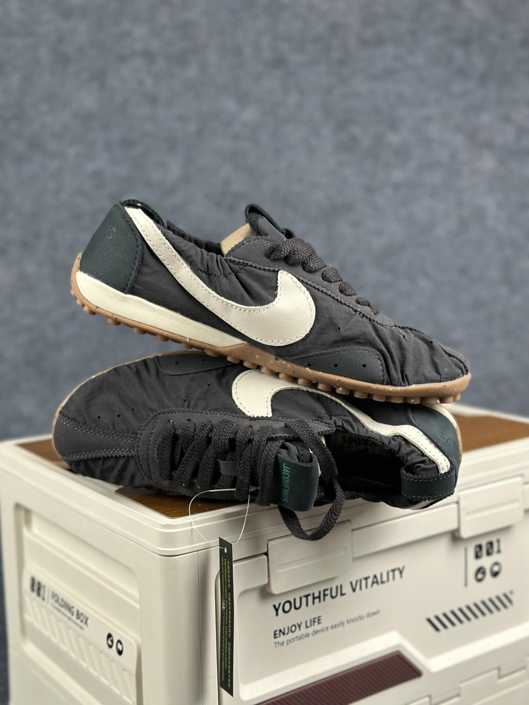 Jacquemus x Nike Moon Shoe SP 网红薄底低帮生活休闲鞋 HV8547-001-Top High Quatity Cheap Sneakers Fashion Clothing Clothes Bags handbags Shoes of all Brand wholesale With The best Quality And Beautiful Price from China Factory Chinese suppliers wholesaler seller Jacquemus x Nike Moon Shoe SP 网红薄底低帮生活休闲鞋 HV8547-001