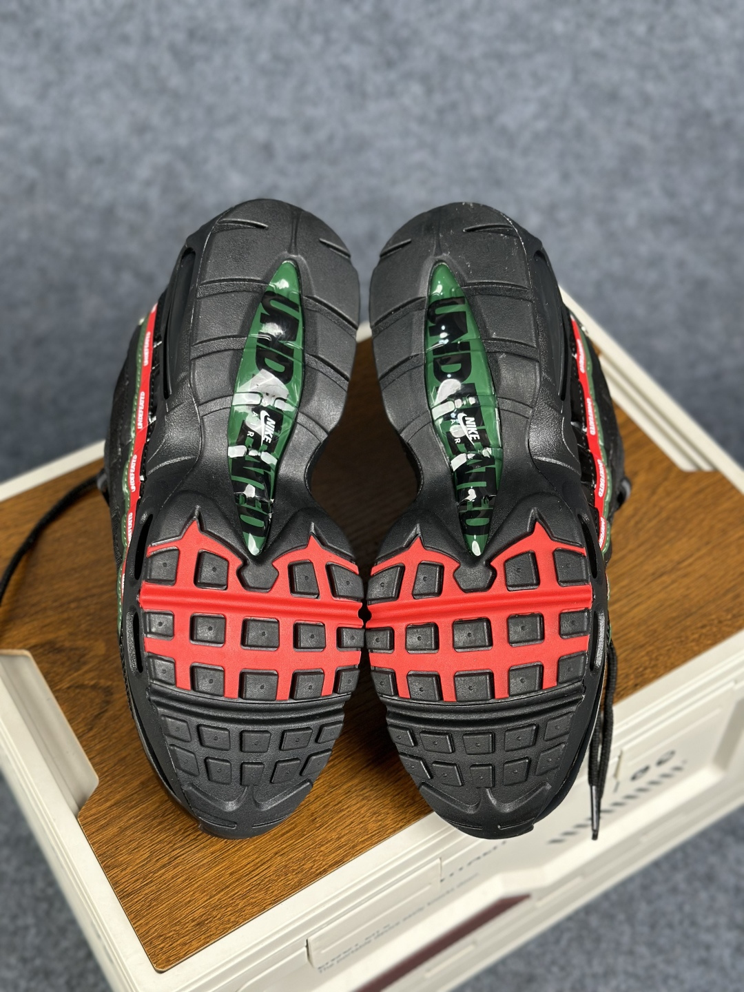 外贸超人气顶流单品 XP纯原版 UNDEFEATED x NK Air Max 95 ” Black ” 五道杠联名款低帮休闲运动鞋 IB4453-001-Top High Quatity Cheap Sneakers Fashion Clothing Clothes Bags handbags Shoes of all Brand wholesale With The best Quality And Beautiful Price from China Factory Chinese suppliers wholesaler seller 外贸超人气顶流单品 XP纯原版 UNDEFEATED x NK Air Max 95 ” Black ” 五道杠联名款低帮休闲运动鞋 IB4453-001