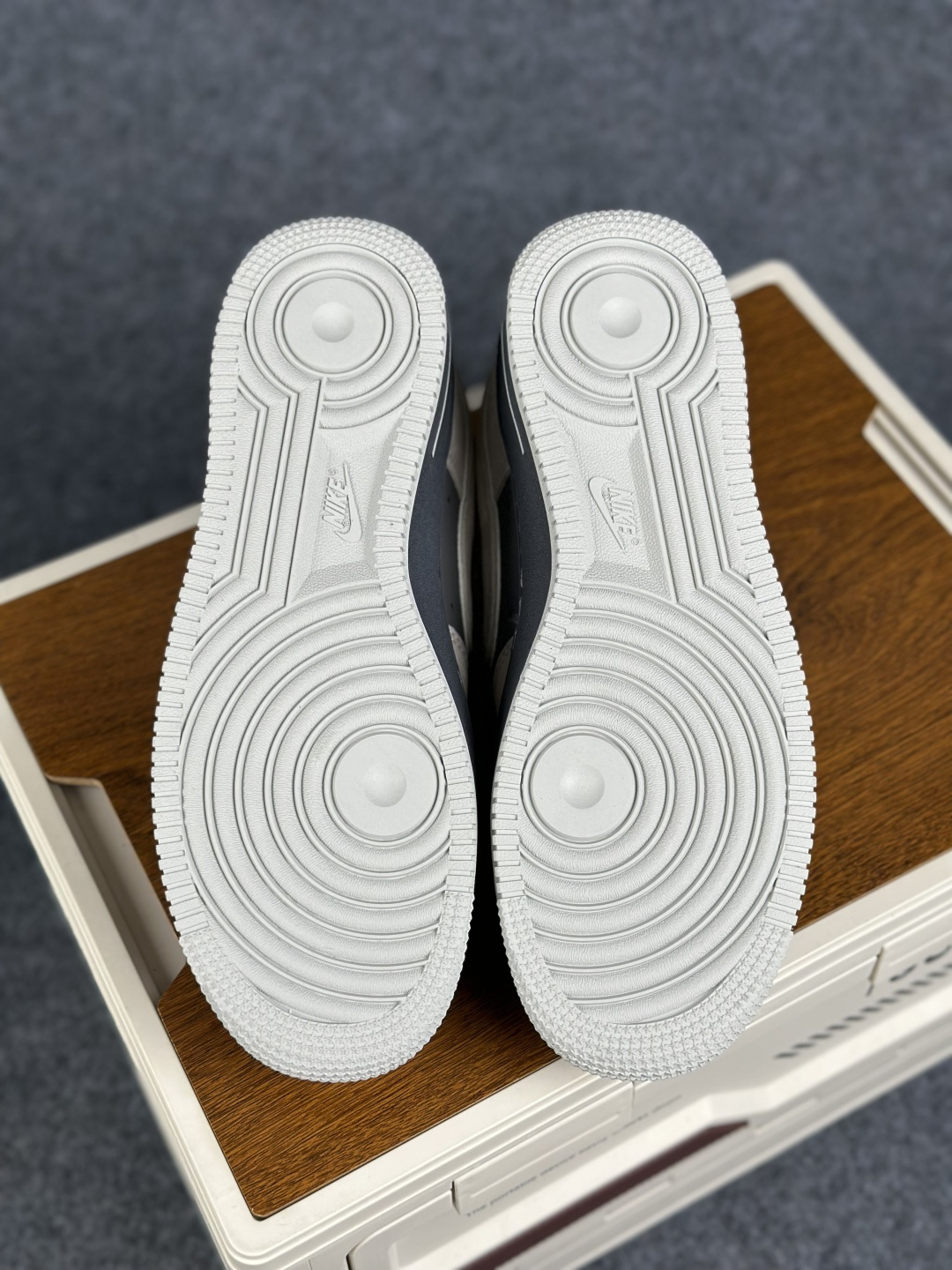 纯原上新 Nike Air Force 1 Low 耐克 空军一号低帮 DIY定制联名款 SS1979-026-Top High Quatity Cheap Sneakers Fashion Clothing Clothes Bags handbags Shoes of all Brand wholesale With The best Quality And Beautiful Price from China Factory Chinese suppliers wholesaler seller 纯原上新 Nike Air Force 1 Low 耐克 空军一号低帮 DIY定制联名款 SS1979-026