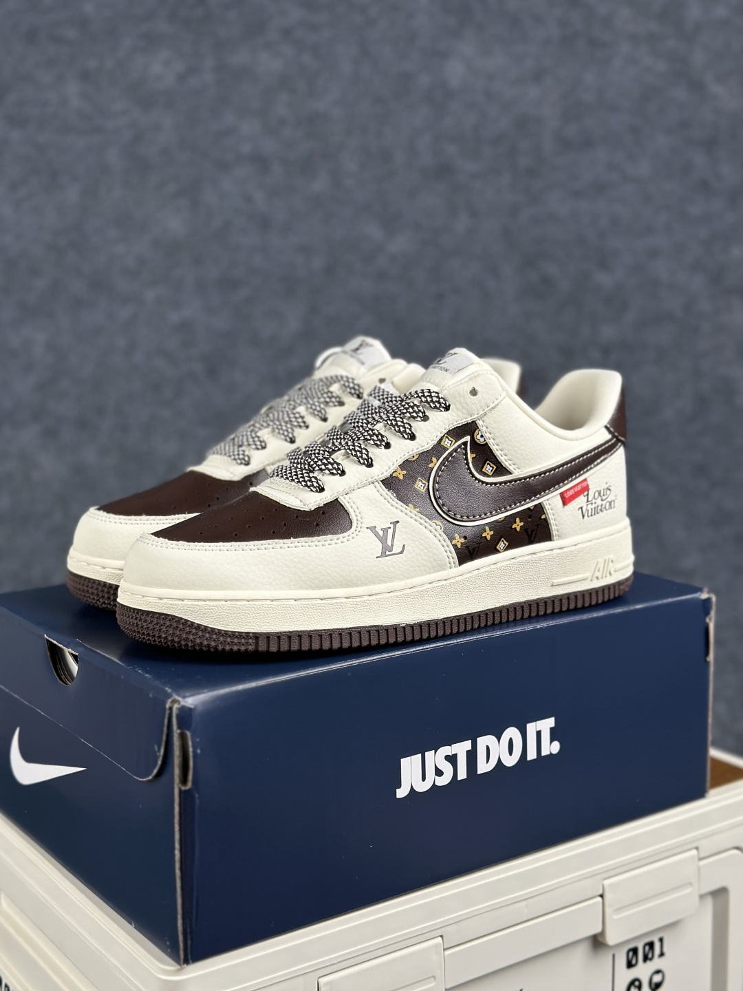 310 纯原上新 Nike Air Force 1 Low 耐克 空军一号低帮 DIY定制联名款 KL1688-007-Chinese UA Cheap High Quatity Brand Clothes Bags handbags Sneakers wholesale wholesaler seller from China Factory suppliers Fashion Clothing Shoes best Quality Beautiful Price 310 纯原上新 Nike Air Force 1 Low 耐克 空军一号低帮 DIY定制联名款 KL1688-007