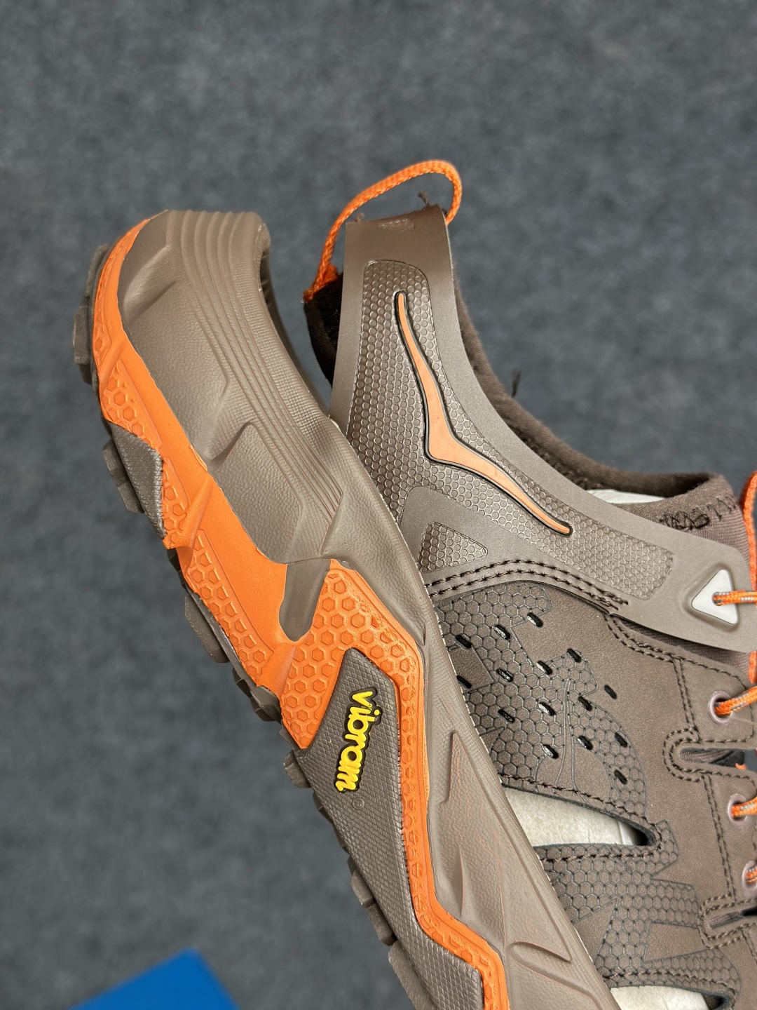 220 HOKA One One Vibram 轻量溯溪鞋 原鞋开发 市面最强品质 1016311-BR-Chinese UA Cheap High Quatity Brand Clothes Bags handbags Sneakers wholesale wholesaler seller from China Factory suppliers Fashion Clothing Shoes best Quality Beautiful Price 220 HOKA One One Vibram 轻量溯溪鞋 原鞋开发 市面最强品质 1016311-BR