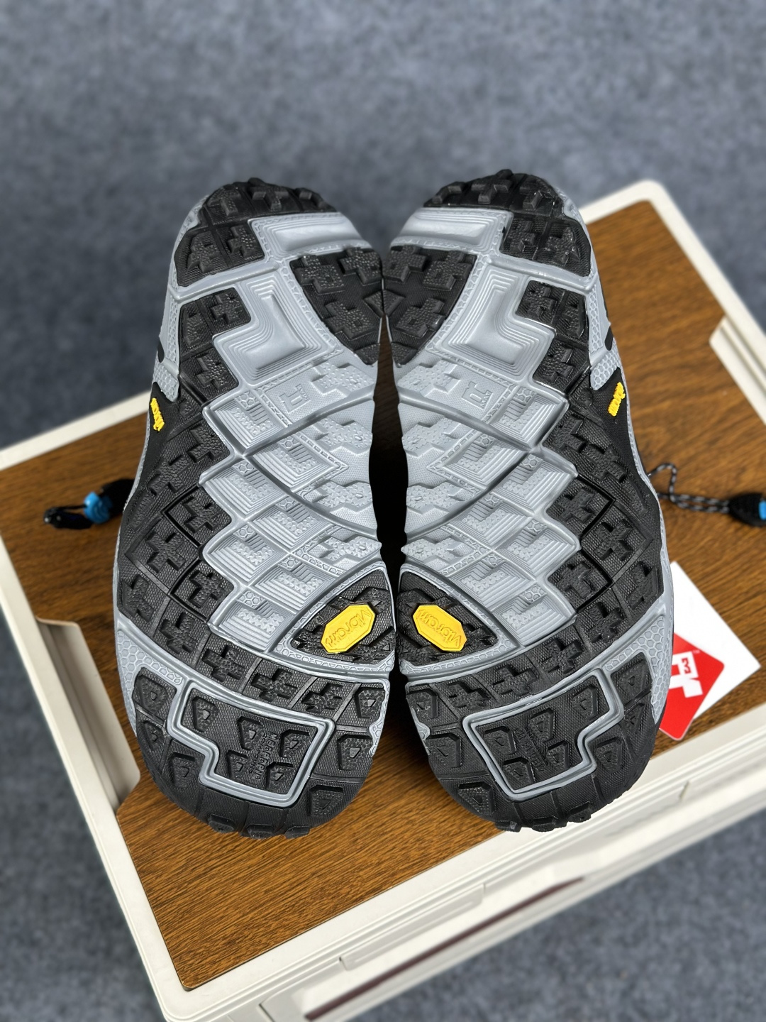 220 HOKA One One Vibram 轻量溯溪鞋 1016311-ATBC