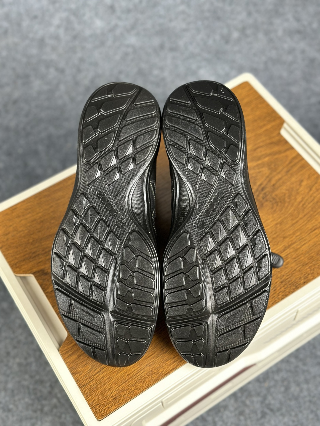 260 Ecco爱步 Terracruise Lt 网布 拼接抽绳 减震防滑耐磨 透气 朔溪鞋 低帮户外功能鞋 825744-517-Chinese UA Cheap High Quatity Brand Clothes Bags handbags Sneakers wholesale wholesaler seller from China Factory suppliers Fashion Clothing Shoes best Quality Beautiful Price 260 Ecco爱步 Terracruise Lt 网布 拼接抽绳 减震防滑耐磨 透气 朔溪鞋 低帮户外功能鞋 825744-517
