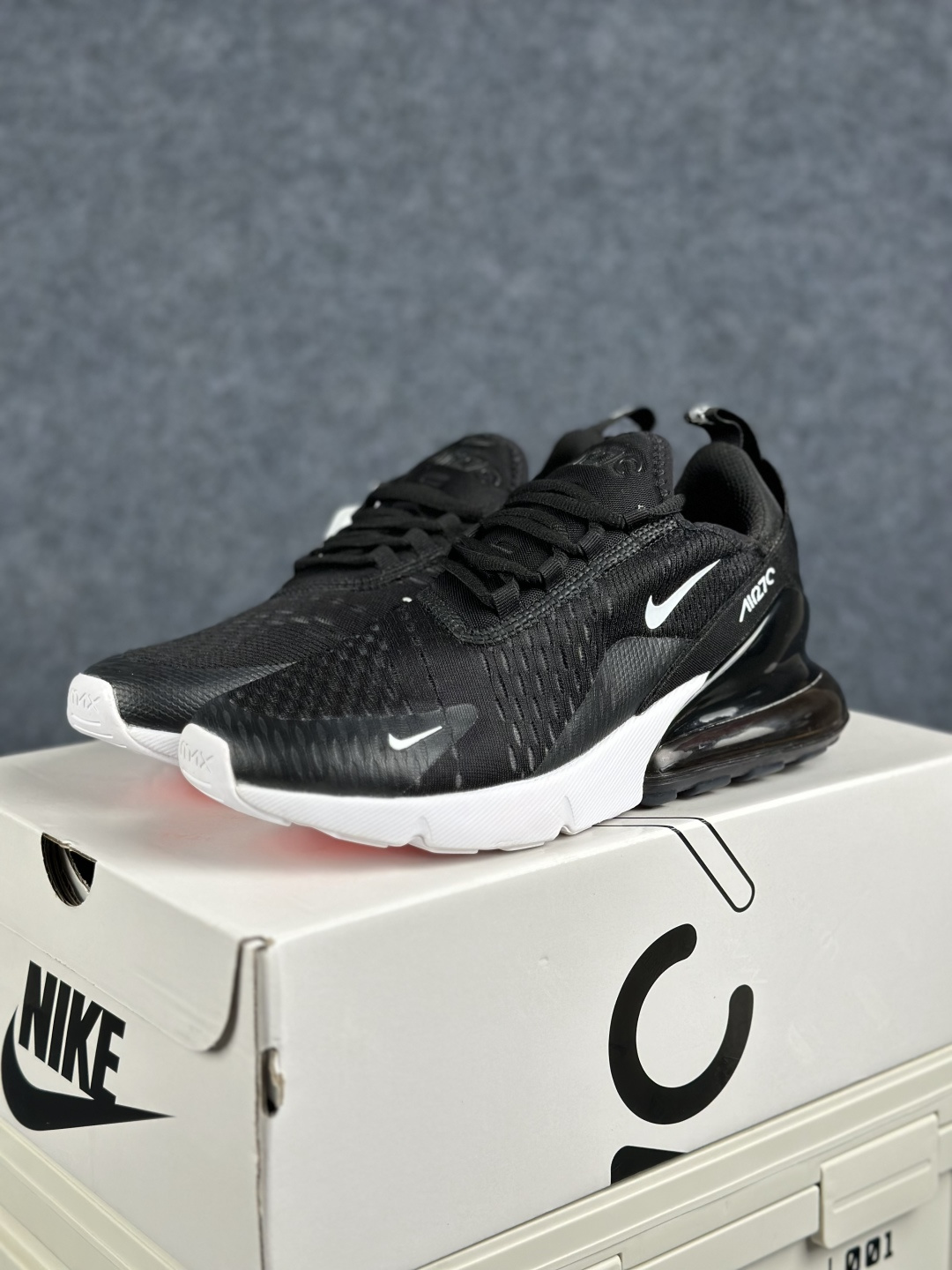 Nike Air Max 270 低帮气垫跑鞋 max270黑银钩 AH8050-002-Top High Quatity Cheap Sneakers Fashion Clothing Clothes Bags handbags Shoes of all Brand wholesale With The best Quality And Beautiful Price from China Factory Chinese suppliers wholesaler seller Nike Air Max 270 低帮气垫跑鞋 max270黑银钩 AH8050-002