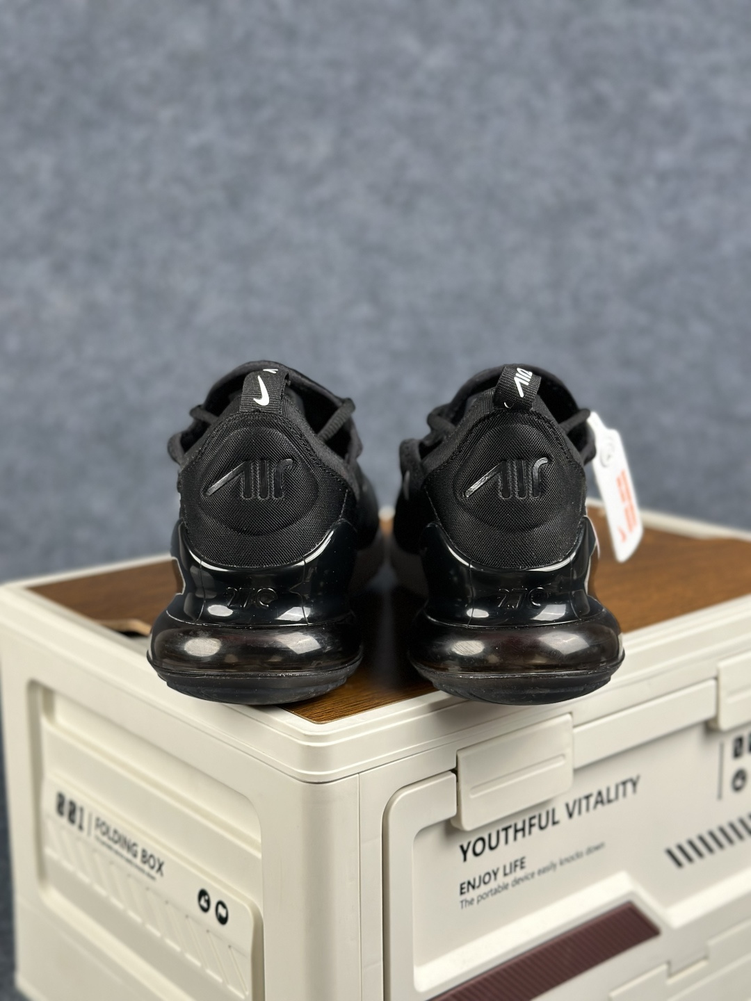 Nike Air Max 270 低帮气垫跑鞋 max270黑银钩 AH8050-002-Top High Quatity Cheap Sneakers Fashion Clothing Clothes Bags handbags Shoes of all Brand wholesale With The best Quality And Beautiful Price from China Factory Chinese suppliers wholesaler seller Nike Air Max 270 低帮气垫跑鞋 max270黑银钩 AH8050-002