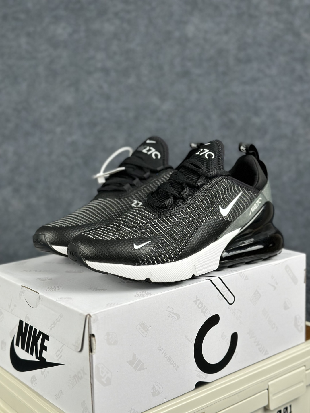 Nike Air Max 270 低帮气垫跑鞋 max270黑银钩 AQ9164-004-Top High Quatity Cheap Sneakers Fashion Clothing Clothes Bags handbags Shoes of all Brand wholesale With The best Quality And Beautiful Price from China Factory Chinese suppliers wholesaler seller Nike Air Max 270 低帮气垫跑鞋 max270黑银钩 AQ9164-004