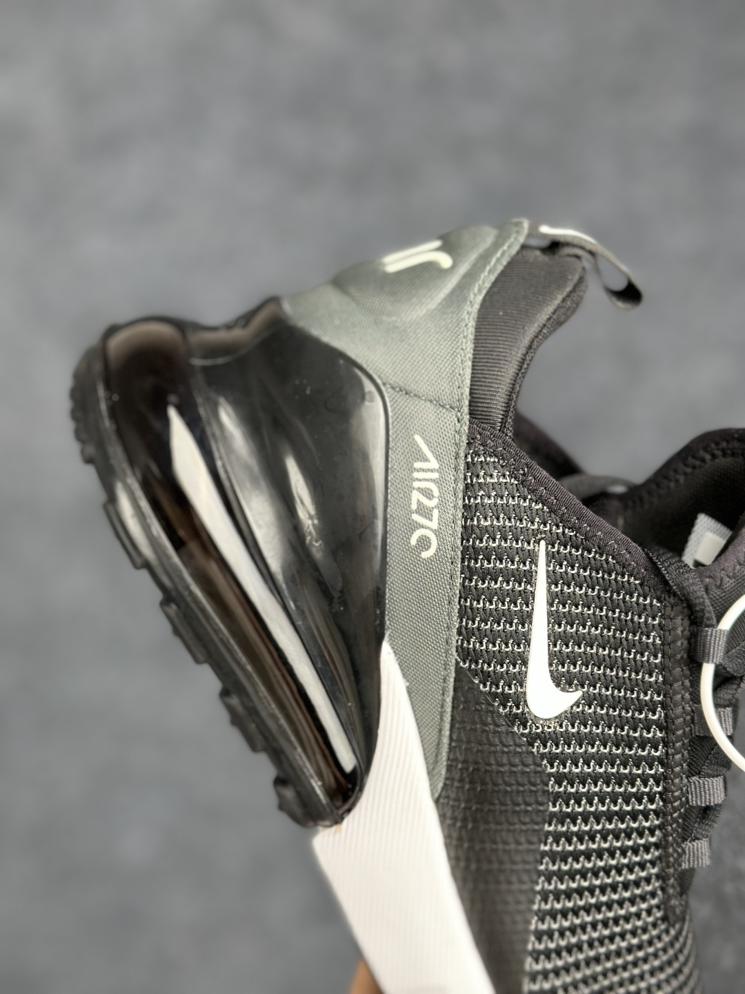 Nike Air Max 270 低帮气垫跑鞋 max270黑银钩 AQ9164-004-Top High Quatity Cheap Sneakers Fashion Clothing Clothes Bags handbags Shoes of all Brand wholesale With The best Quality And Beautiful Price from China Factory Chinese suppliers wholesaler seller Nike Air Max 270 低帮气垫跑鞋 max270黑银钩 AQ9164-004