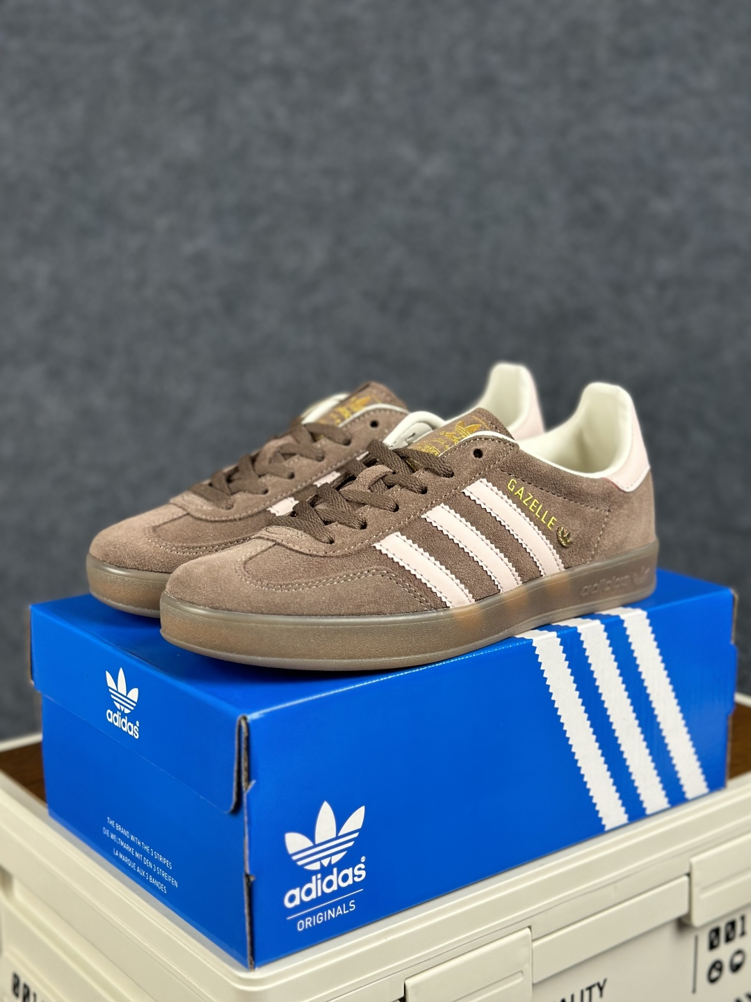 Adidas Originals Samba 阿迪达斯三叶草 桑巴舞系列绅士德训足球风百搭低帮休闲运动板鞋 JR2431-Top High Quatity Cheap Sneakers Fashion Clothing Clothes Bags handbags Shoes of all Brand wholesale With The best Quality And Beautiful Price from China Factory Chinese suppliers wholesaler seller Adidas Originals Samba 阿迪达斯三叶草 桑巴舞系列绅士德训足球风百搭低帮休闲运动板鞋 JR2431