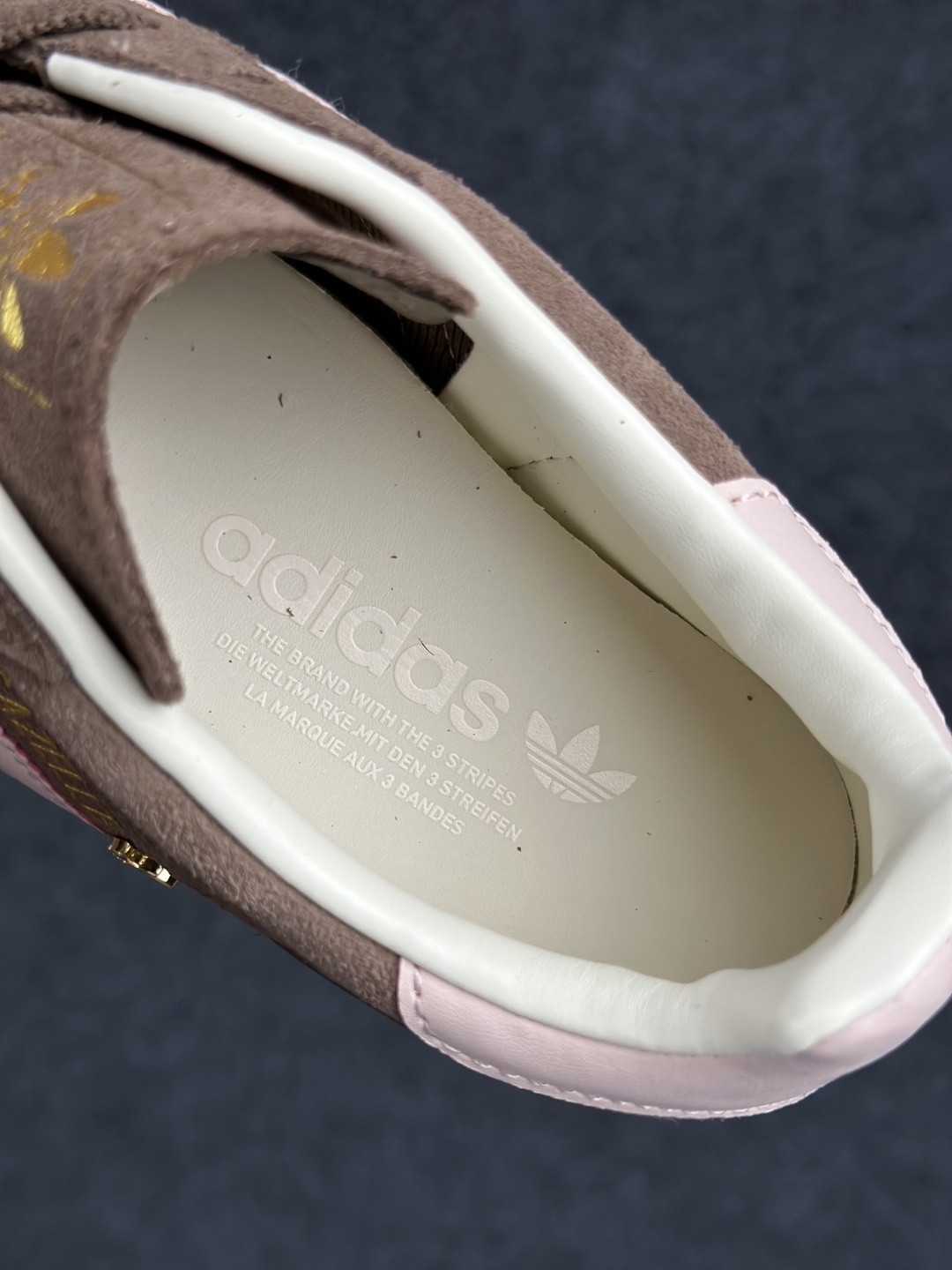 Adidas Originals Samba 阿迪达斯三叶草 桑巴舞系列绅士德训足球风百搭低帮休闲运动板鞋 JR2431-Top High Quatity Cheap Sneakers Fashion Clothing Clothes Bags handbags Shoes of all Brand wholesale With The best Quality And Beautiful Price from China Factory Chinese suppliers wholesaler seller Adidas Originals Samba 阿迪达斯三叶草 桑巴舞系列绅士德训足球风百搭低帮休闲运动板鞋 JR2431