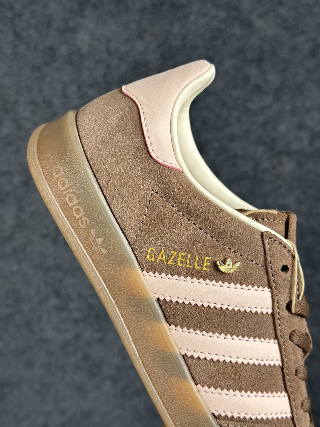 Adidas Originals Samba 阿迪达斯三叶草 桑巴舞系列绅士德训足球风百搭低帮休闲运动板鞋 JR2431-Top High Quatity Cheap Sneakers Fashion Clothing Clothes Bags handbags Shoes of all Brand wholesale With The best Quality And Beautiful Price from China Factory Chinese suppliers wholesaler seller Adidas Originals Samba 阿迪达斯三叶草 桑巴舞系列绅士德训足球风百搭低帮休闲运动板鞋 JR2431