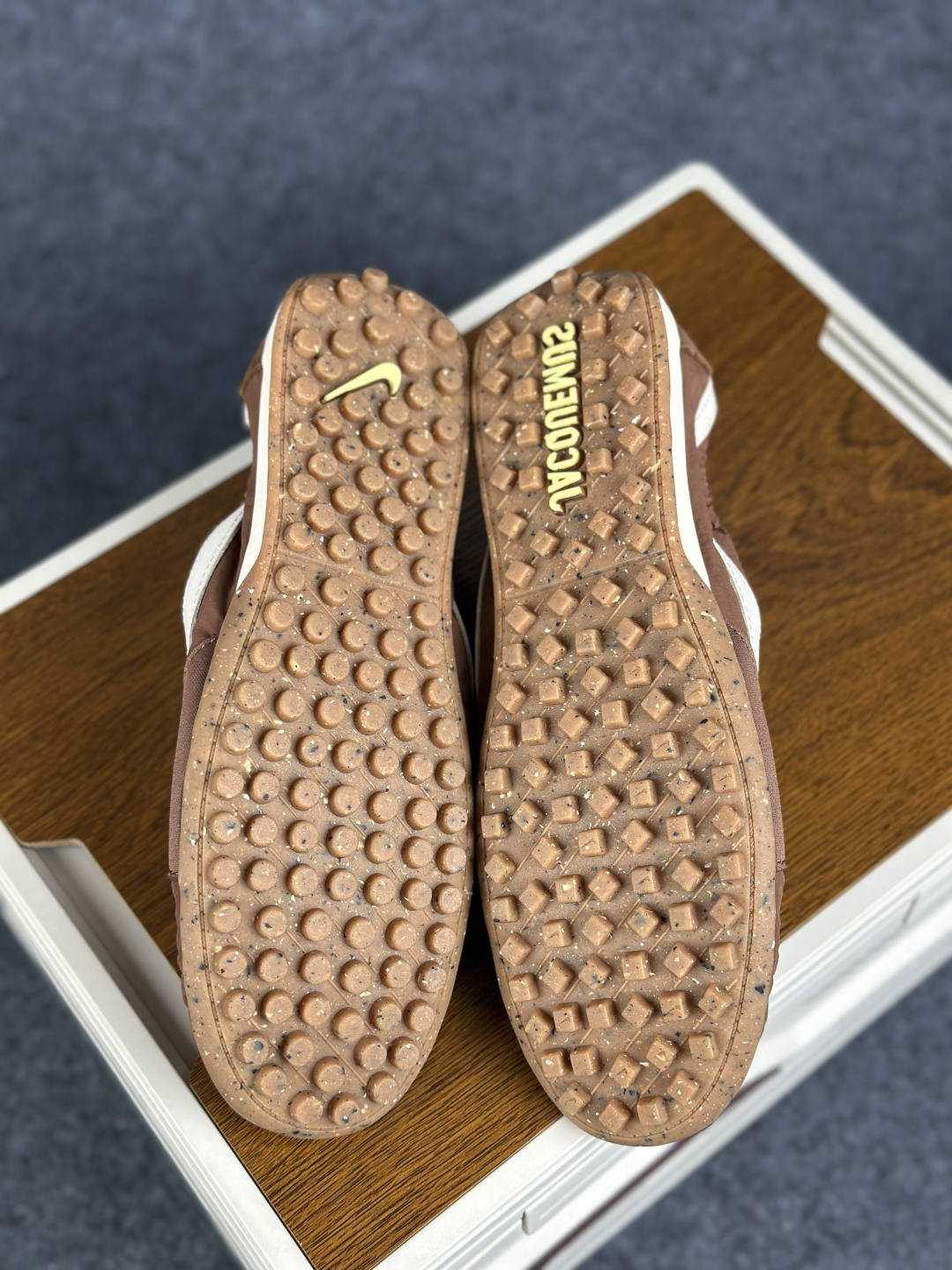 Jacquemus x Nike Moon Shoe SP 网红薄底低帮生活休闲鞋 HV8547-200