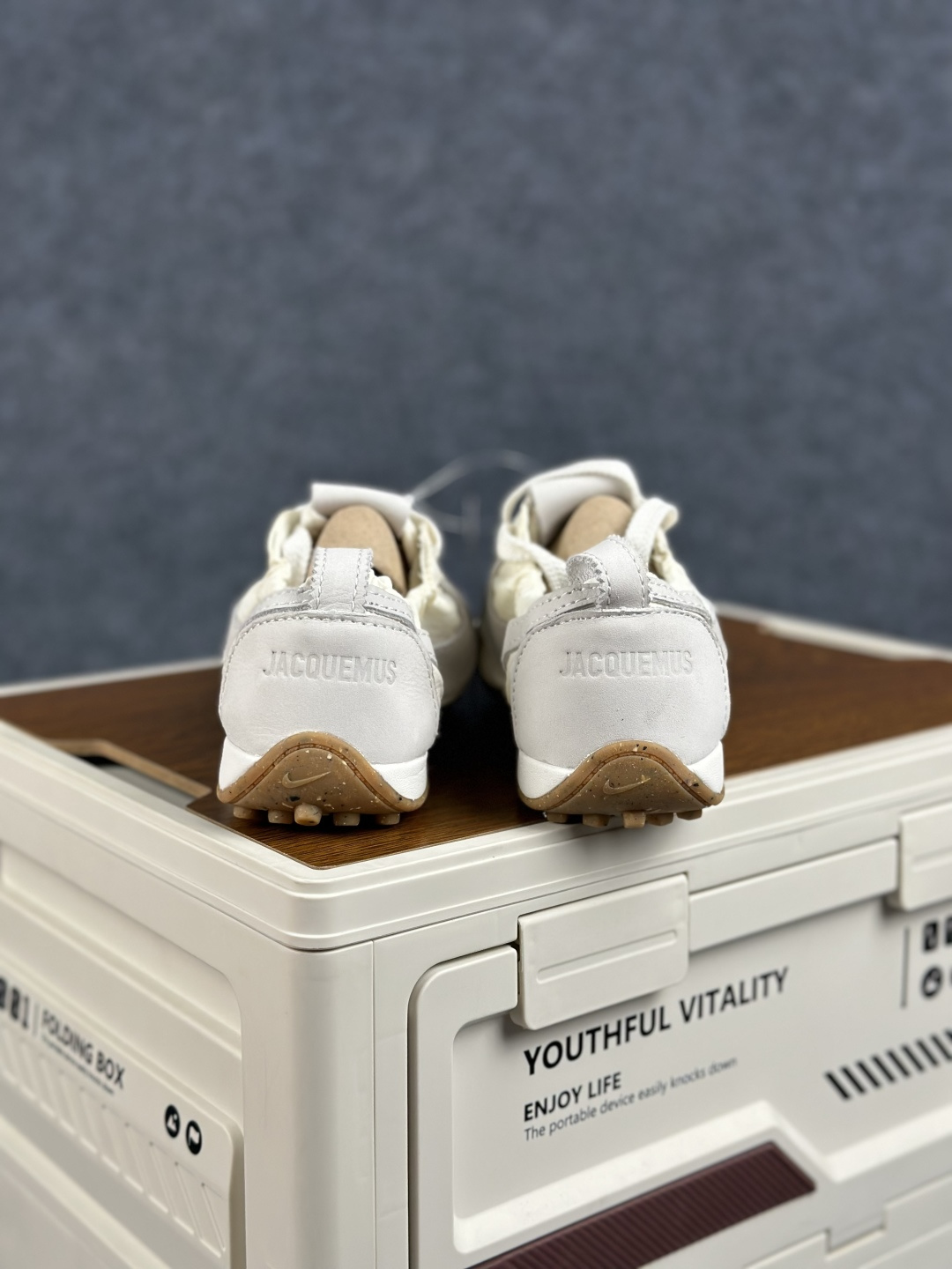 Jacquemus x Nike Moon Shoe SP 网红薄底低帮生活休闲鞋 HV8547-002-Top High Quatity Cheap Sneakers Fashion Clothing Clothes Bags handbags Shoes of all Brand wholesale With The best Quality And Beautiful Price from China Factory Chinese suppliers wholesaler seller Jacquemus x Nike Moon Shoe SP 网红薄底低帮生活休闲鞋 HV8547-002
