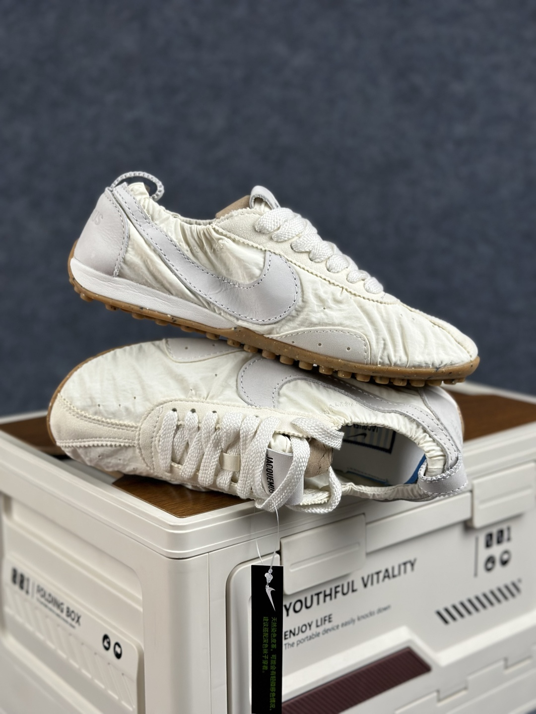Jacquemus x Nike Moon Shoe SP 网红薄底低帮生活休闲鞋 HV8547-002-Top High Quatity Cheap Sneakers Fashion Clothing Clothes Bags handbags Shoes of all Brand wholesale With The best Quality And Beautiful Price from China Factory Chinese suppliers wholesaler seller Jacquemus x Nike Moon Shoe SP 网红薄底低帮生活休闲鞋 HV8547-002