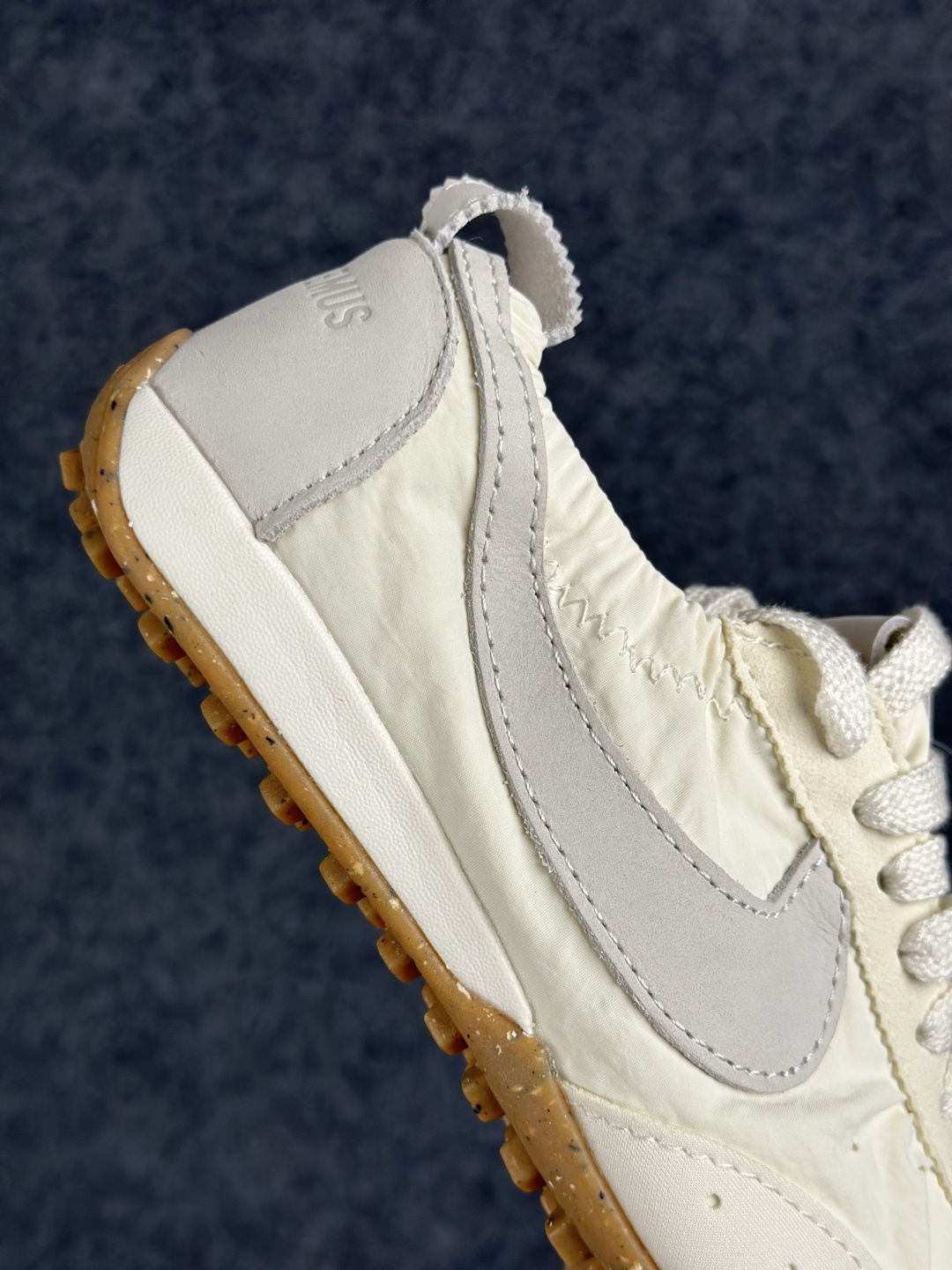 Jacquemus x Nike Moon Shoe SP 网红薄底低帮生活休闲鞋 HV8547-002-Top High Quatity Cheap Sneakers Fashion Clothing Clothes Bags handbags Shoes of all Brand wholesale With The best Quality And Beautiful Price from China Factory Chinese suppliers wholesaler seller Jacquemus x Nike Moon Shoe SP 网红薄底低帮生活休闲鞋 HV8547-002